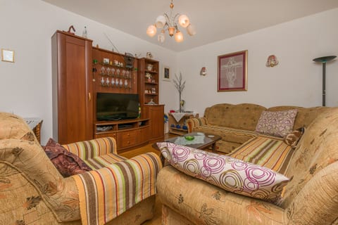 Apartment Anica - Unit 180228-16