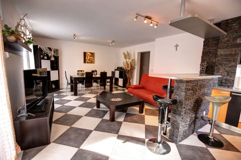 Apartment Sally - Unit 180399-16