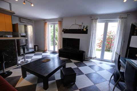Apartment Sally - Unit 180399-16