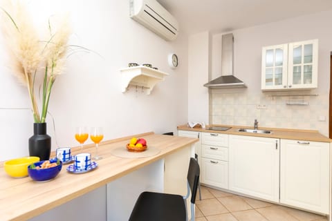 Apartments Ljiljana - Unit 180415-16