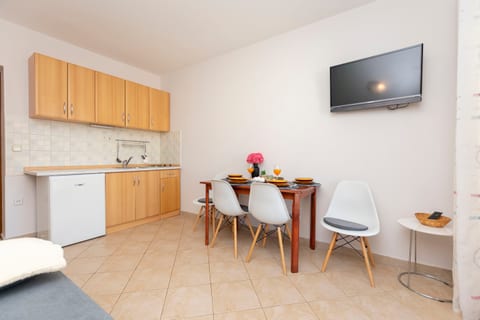 Apartments Ljiljana - Unit 180416-16
