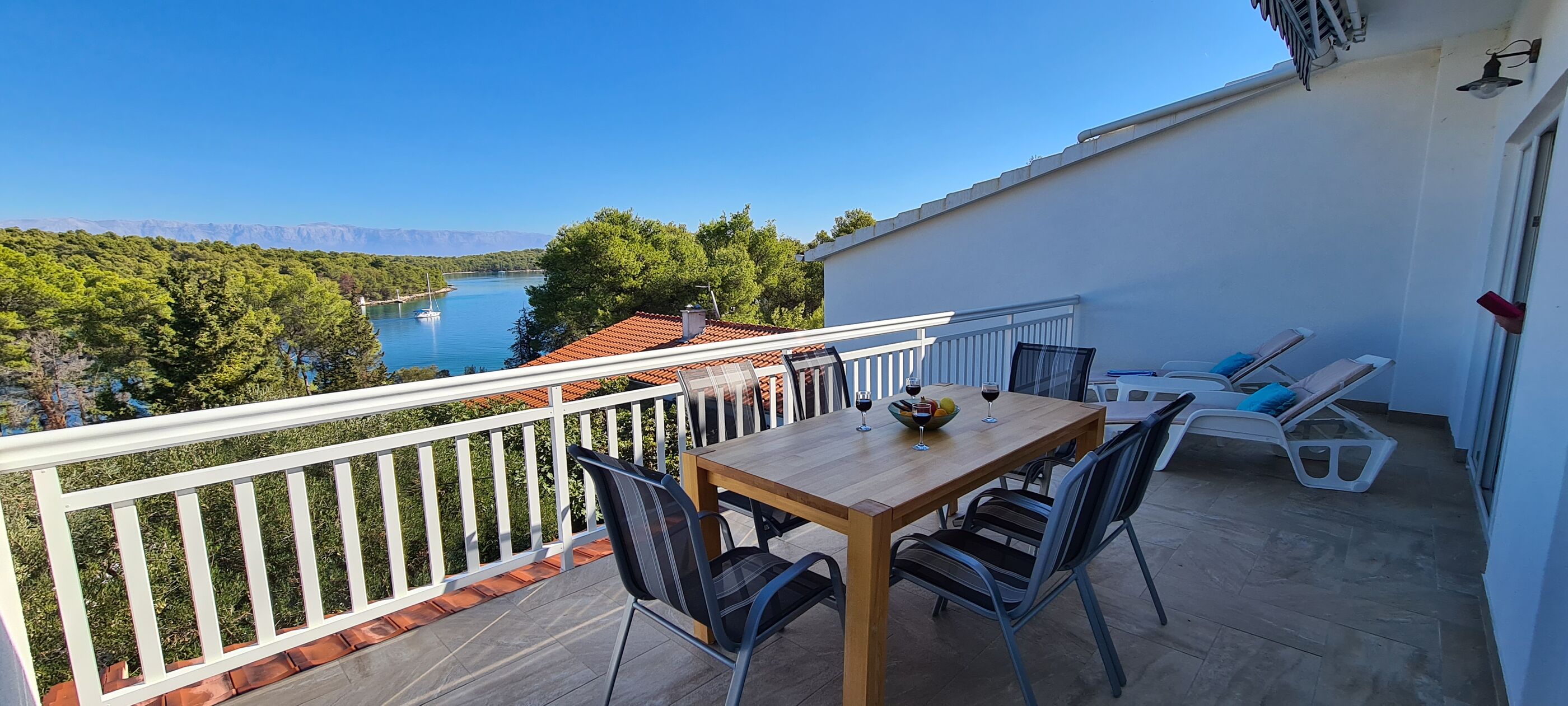 Apartment Penthouse by the sea - A2 - Vrboska Apartment Penthouse by the sea - A2 - Vrboska
