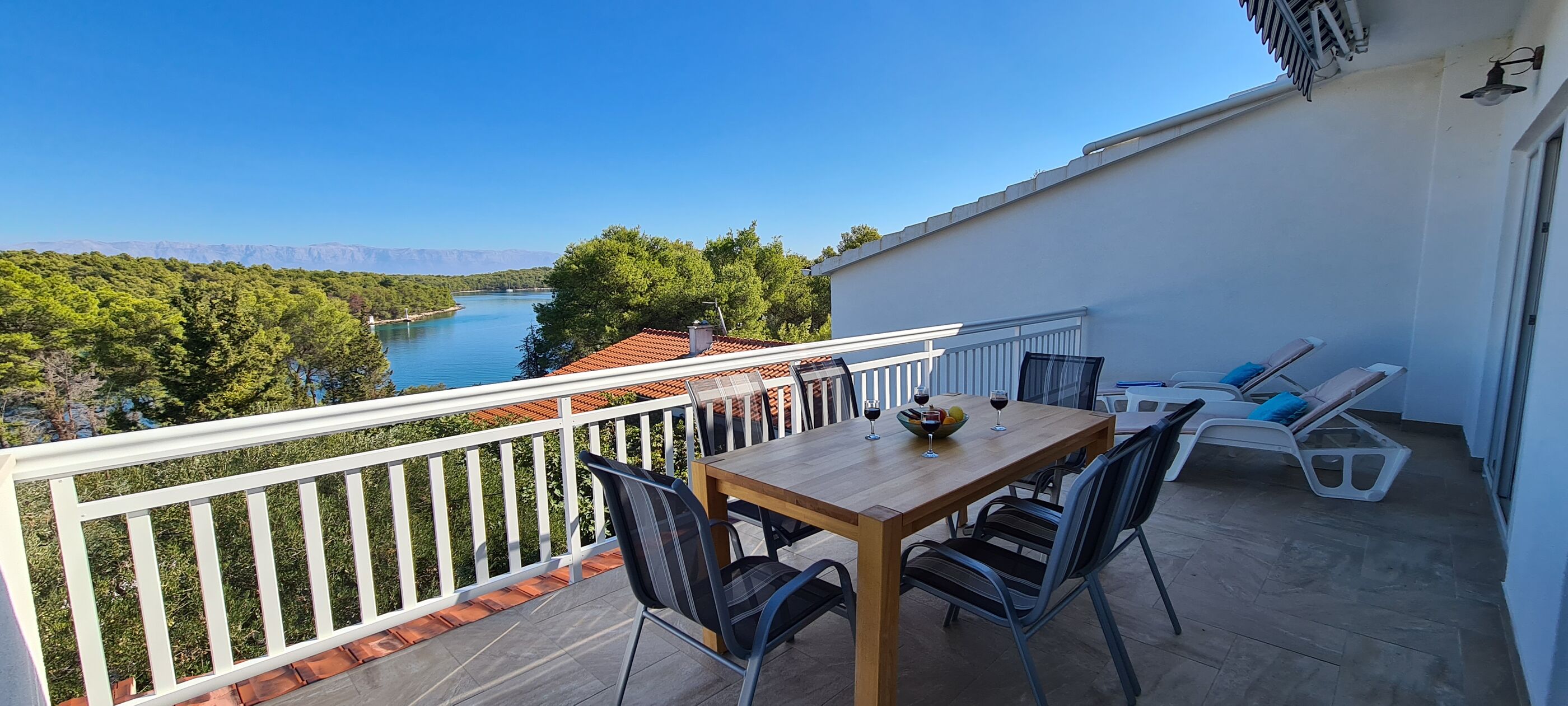 Apartment Penthouse by the sea - A2 - Vrboska Apartment Penthouse by the sea - A2 - Vrboska