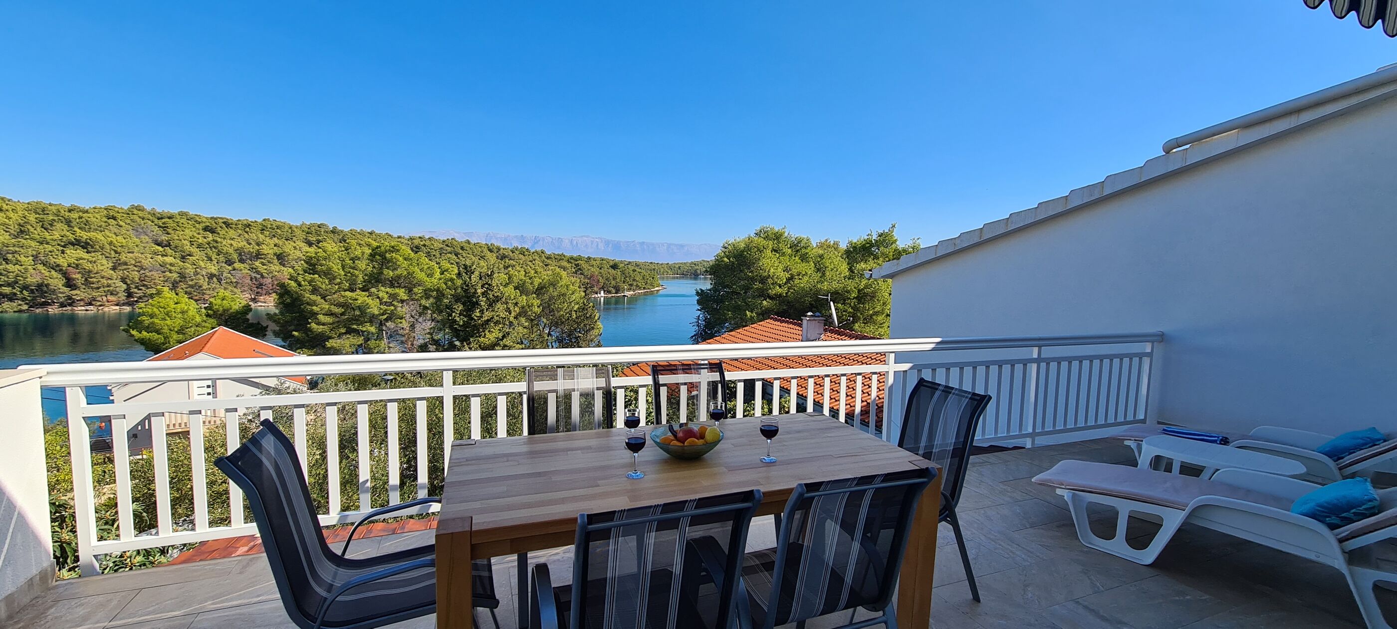 Apartment Penthouse by the sea - A2 - Vrboska Apartment Penthouse by the sea - A2 - Vrboska