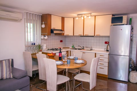 Apartment Karmen - Unit 206312-16