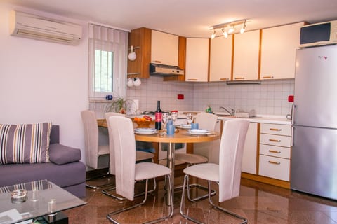 Apartment Karmen - Unit 206312-16