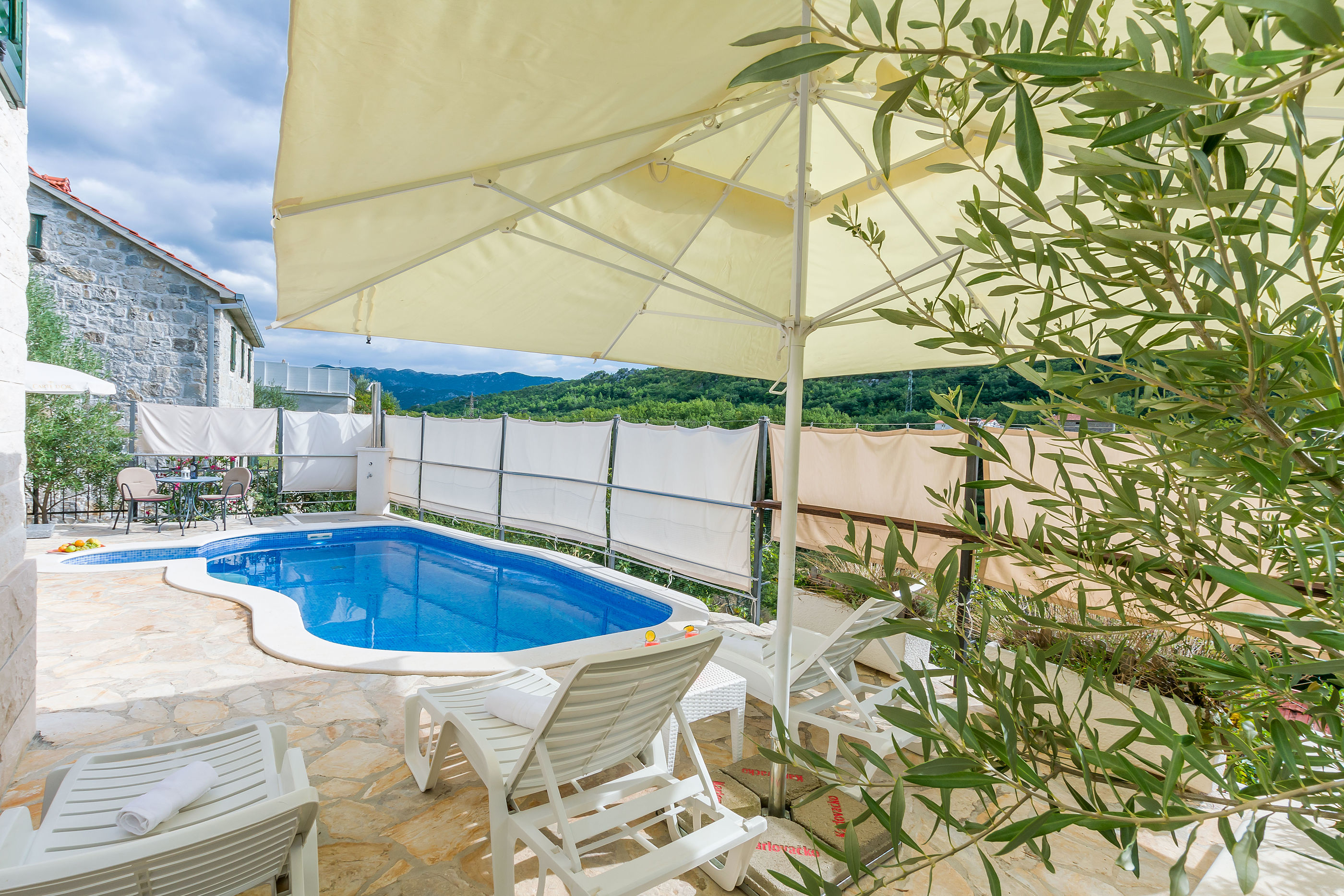 Villa Holiday home Zvečanje - K1 - Gata Villa Holiday home Zvečanje - K1 - Gata