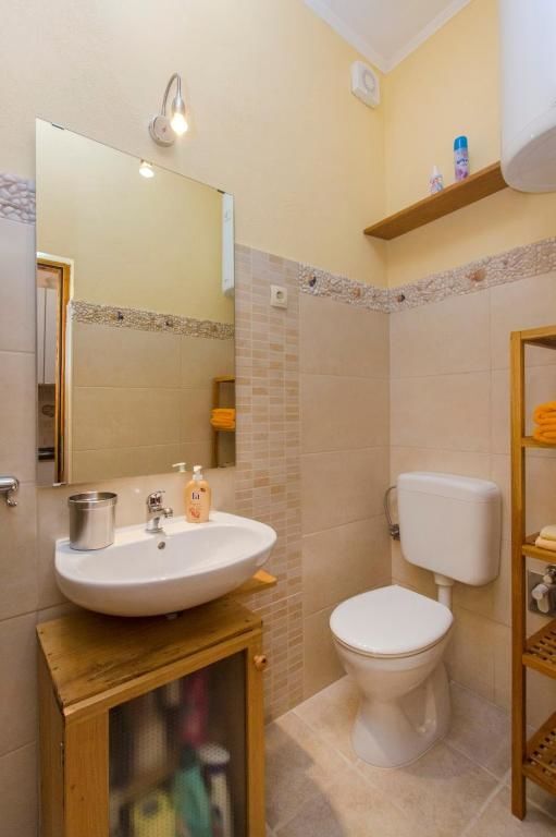 Apartments Mirella - A2 - Tribunj Apartments Mirella - A2 - Tribunj