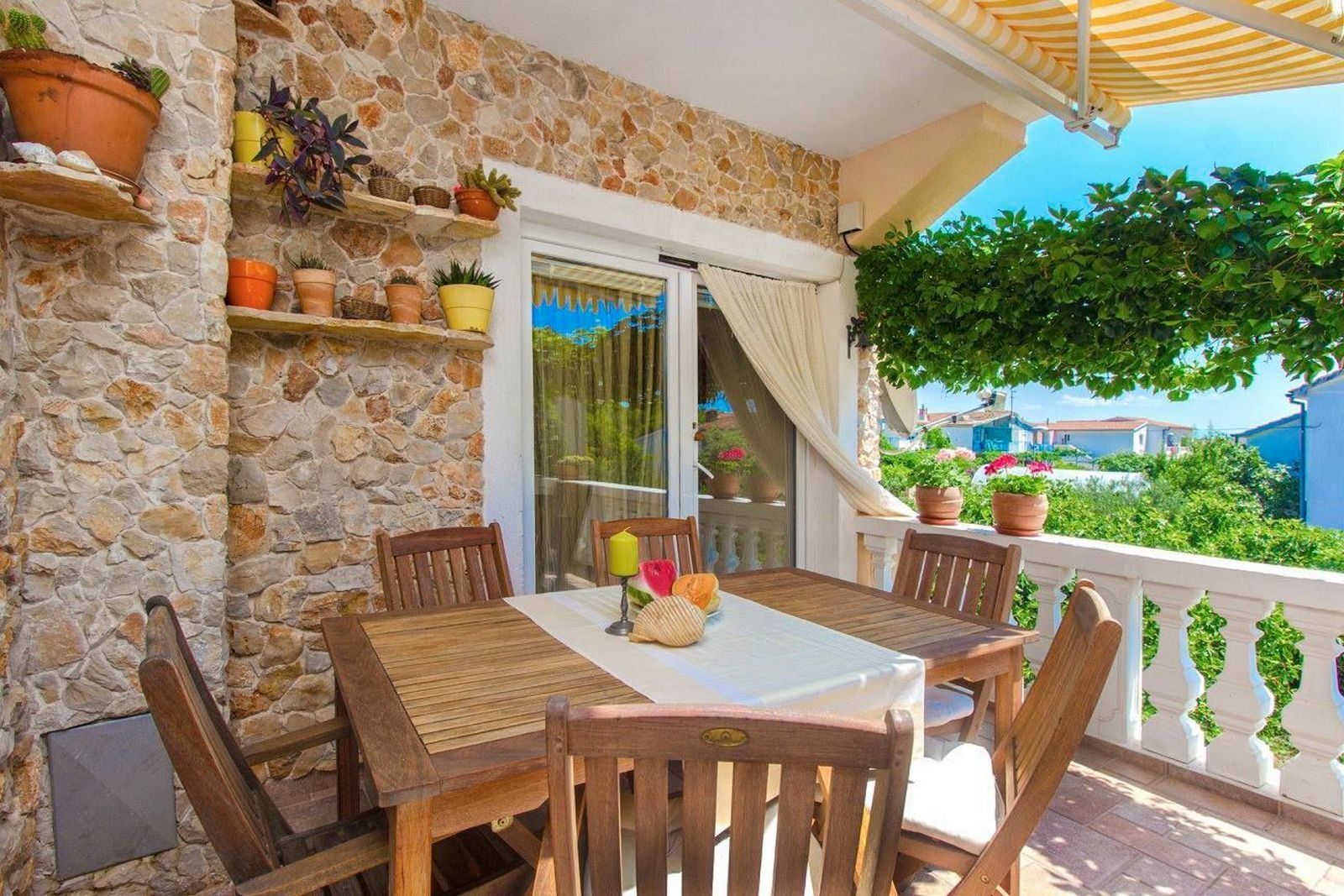 Apartments Mirella - A2 - Tribunj Apartments Mirella - A2 - Tribunj