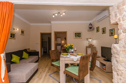 Apartment Mirella II - Unit 206613-16