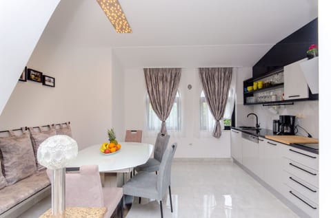 Apartment Ana with private pool - Unit 206729-16