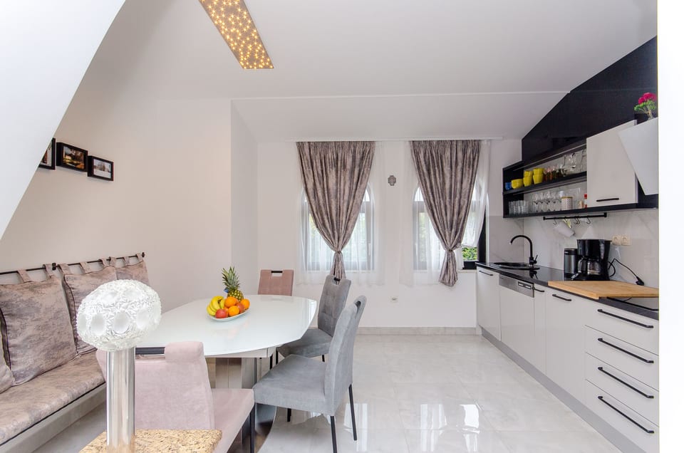 Apartment Ana with private pool - Unit 206729-16 - Croatia