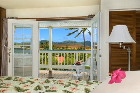 Second King master suite (Bungalow suite)  great view, ac, private, coffee maker/microwave/small fridges