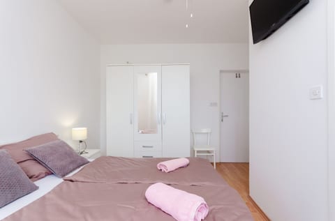 Apartments and Rooms Bianca - Unit 206752-16