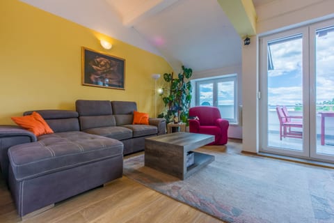 Apartments Dolloree - Unit 206800-16