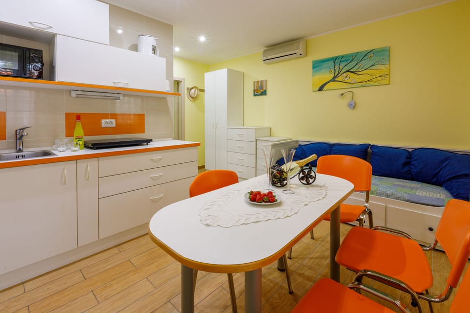 Apartments Seaside - Unit 206808-16