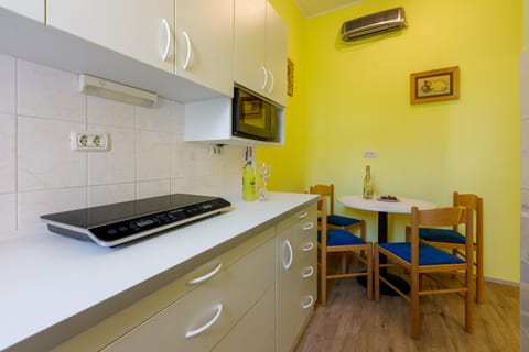 Apartments Seaside - Unit 206809-16