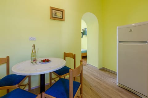 Apartments Seaside - Unit 206809-16
