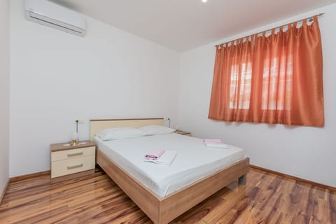 Apartments Kate - Unit 206822-16