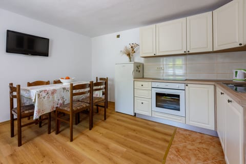 House Annie - Unit 206887-16