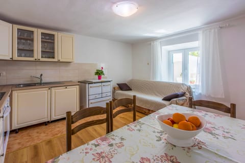 House Annie - Unit 206887-16