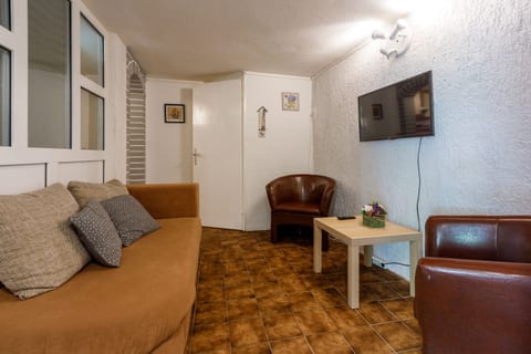 Apartments Alex - Unit 207113-16