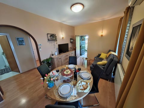 Apartment Delost - Unit 206978-16