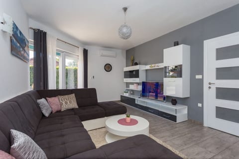Villa Caper - Unit 207026-16