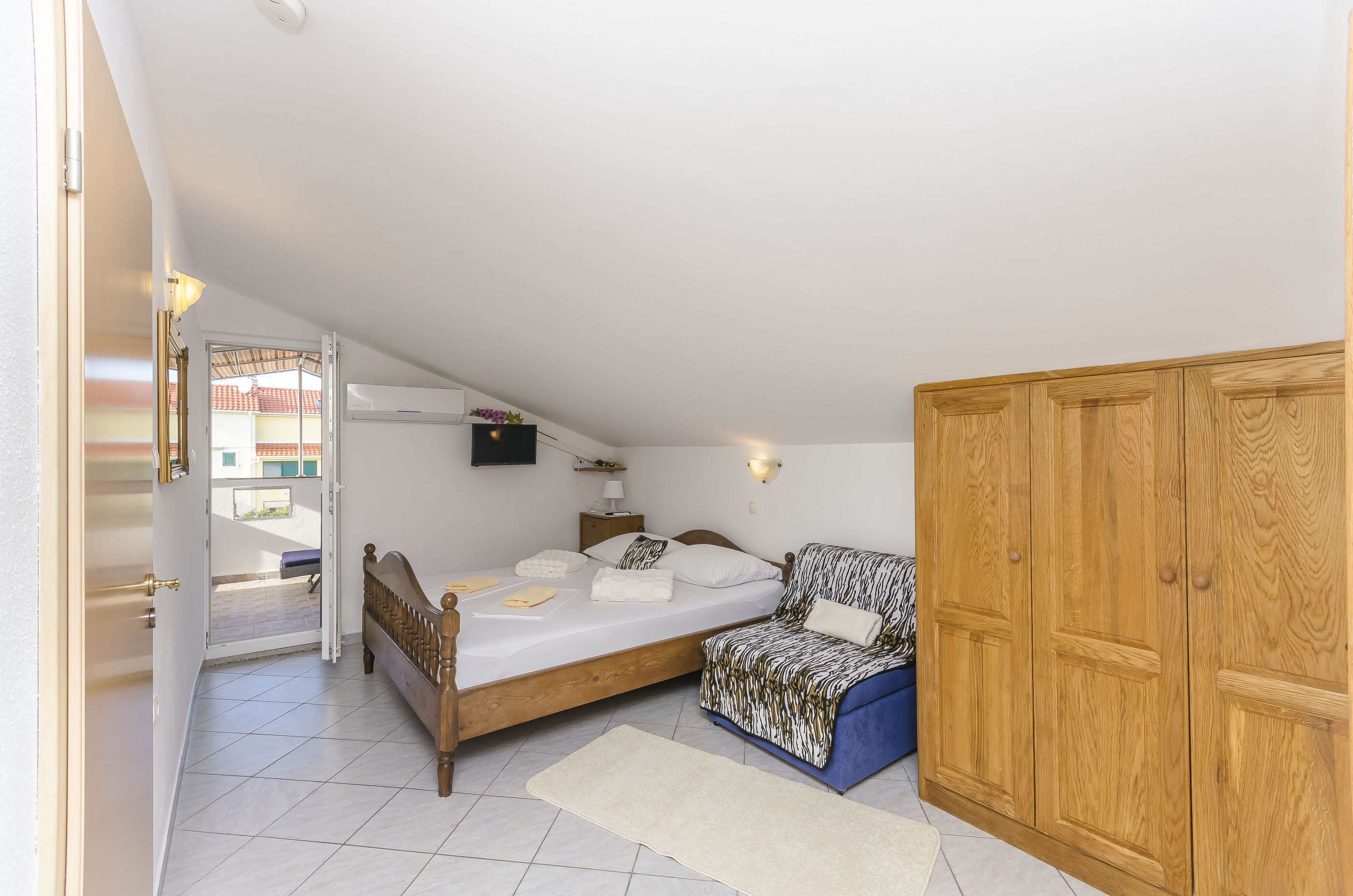 Apartments Ivanka on the beach - A4 - Vodice Apartments Ivanka on the beach - A4 - Vodice
