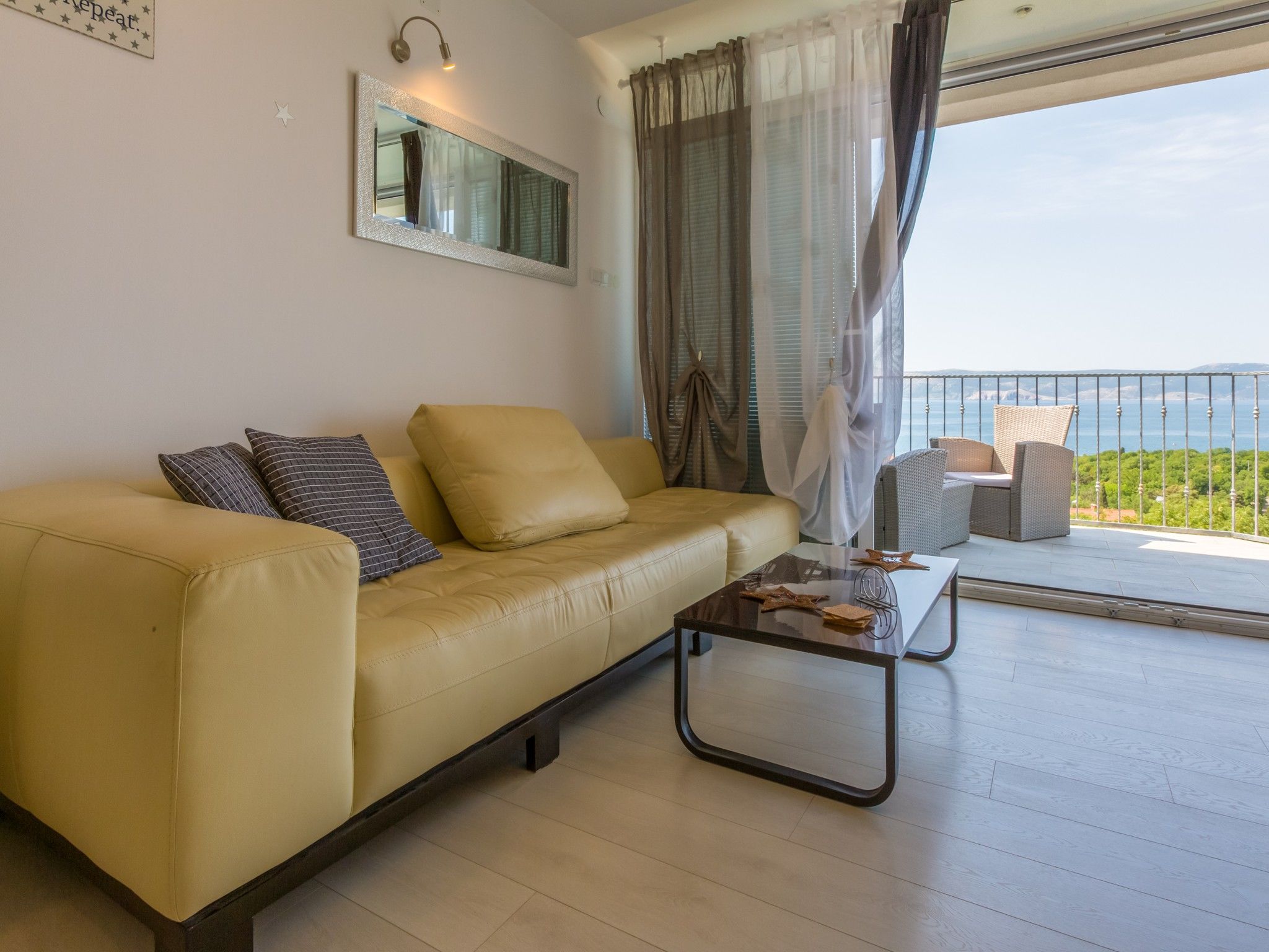Apartments LAVARIN - A2 - Novi Vinodolski