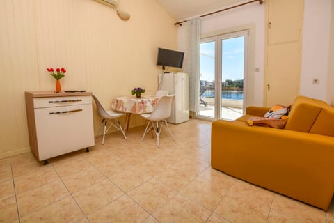 Apartments Živana - Unit 180913-5