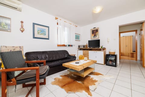 Apartment Marijo - Unit 181348-5