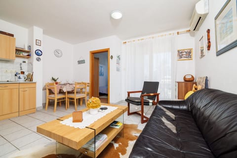 Apartment Marijo - Unit 181348-5