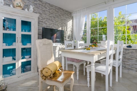 Apartments Llr - Unit 182021-5