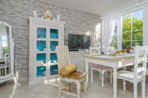 Apartments Llr - Unit 182021-5