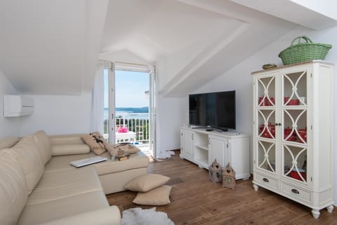 Apartments Llr - Unit 182022-5