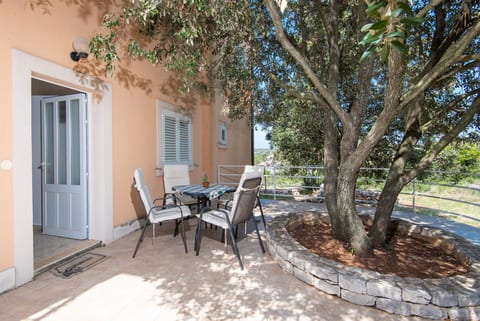 Apartment Ivona - Unit 182024-5