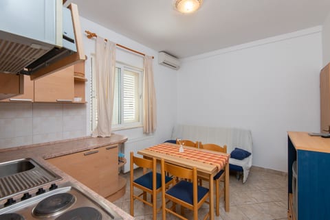 Apartment Ivona - Unit 182024-5