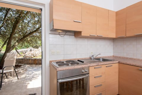 Apartment Ivona - Unit 182024-5