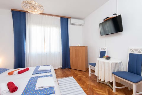 Apartments and Rooms Papica - Unit 182043-5