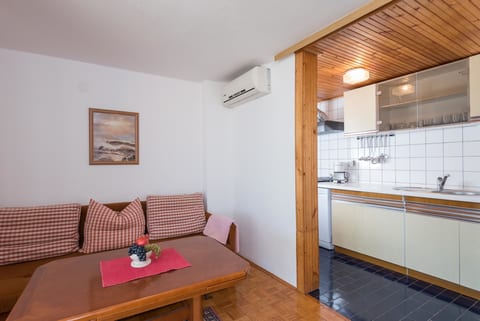 Apartments and Rooms Papica - Unit 182041-5
