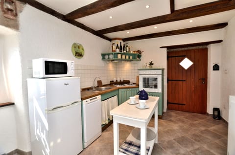 House IVA - Unit 182425-5