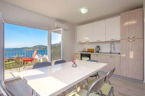 Apartments BruLo - Unit 206414-16