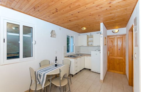 House ULE - Unit 182493-5