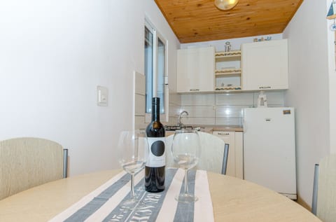 House ULE - Unit 182493-5