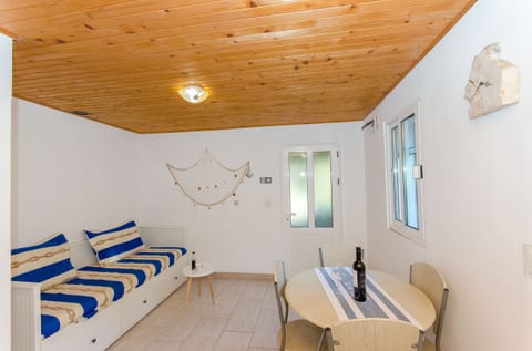House ULE - Unit 182493-5