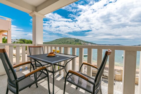 Apartments Villa J i M by the sea - Unit 202515-5