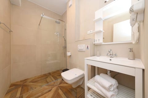 Apartments Redstone luxury apartments - Unit 202546-5