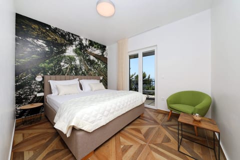 Apartments Redstone luxury apartments - Unit 202549-5