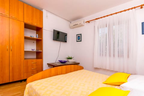 Apartments Božo - Unit 202729-5